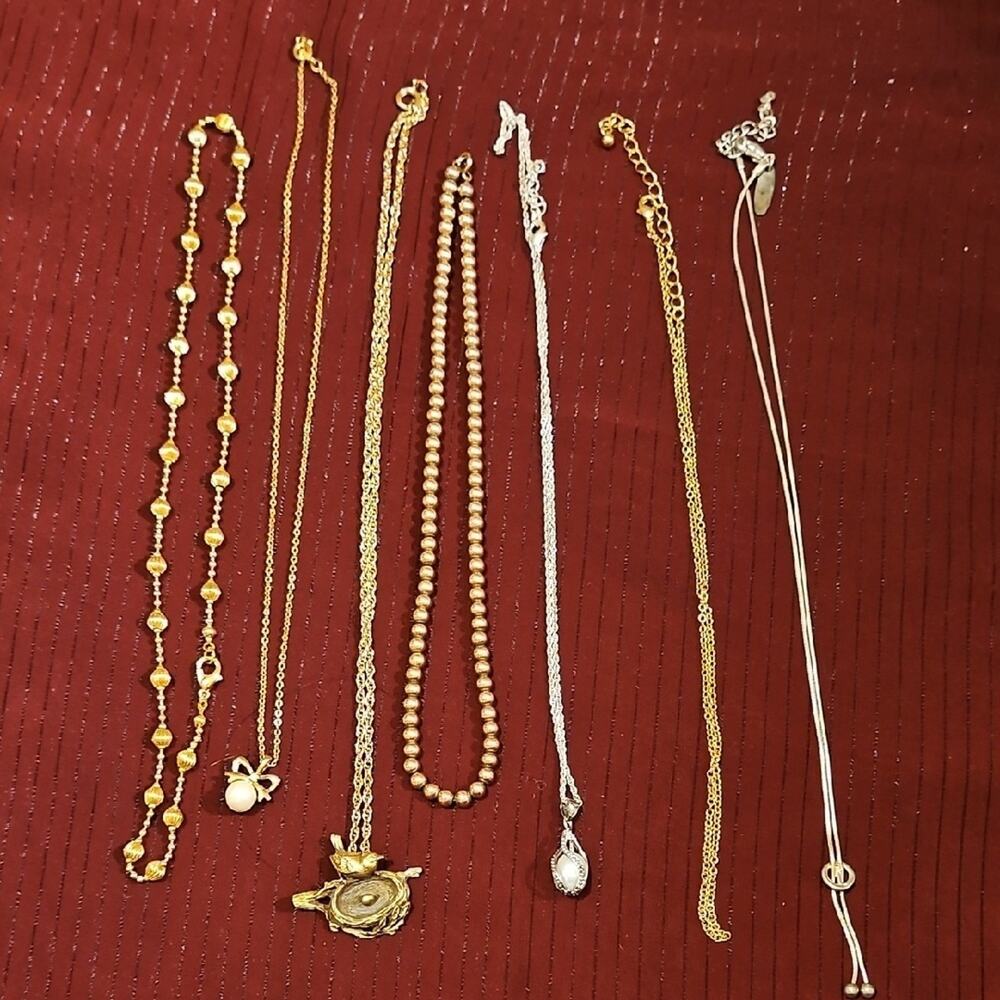 7 Assorted Gold and Silver Necklaces - Picture 1 of 3